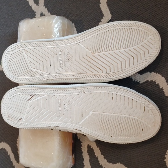 Cariuma White Polka Dot Canvas Oca Low Sneakers Women's 10 - Picture 9 of 15